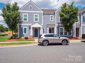 1034 Lyndon Station Dr in Pineville, NC - Building Photo - Building Photo