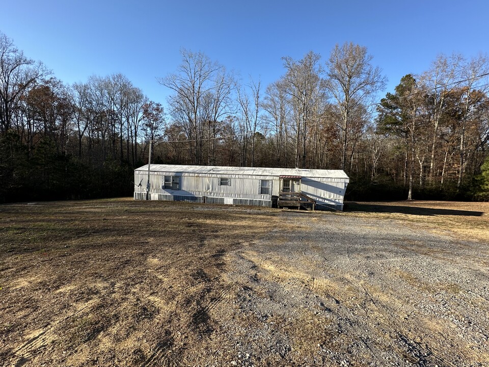 1029 Union Hill Church Rd in Falkville, AL - Building Photo