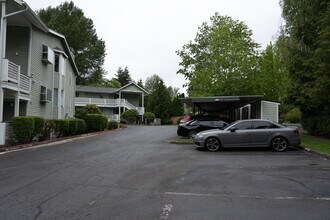 Lake Kirkland Park in Kirkland, WA - Building Photo - Building Photo