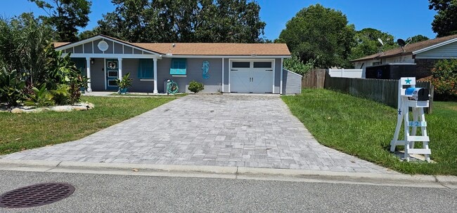 423 Irex Rd in Atlantic Beach, FL - Building Photo - Building Photo