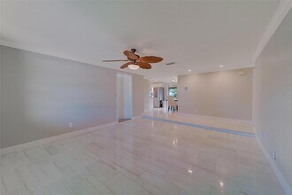 10451 119th St in Largo, FL - Foto de edificio - Building Photo