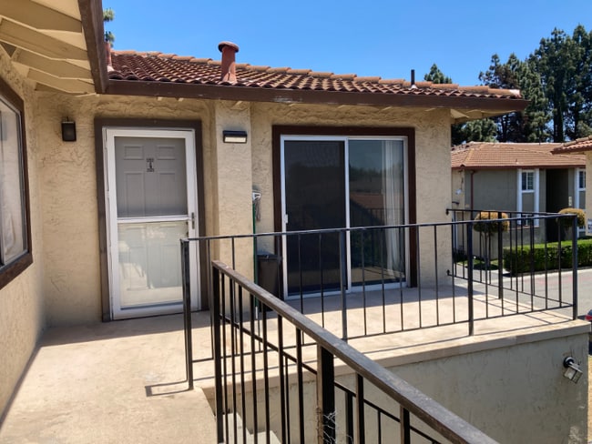 1518 Moorpark Ave