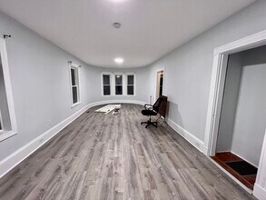 88 Elmwood Ave in Quincy, MA - Building Photo - Building Photo