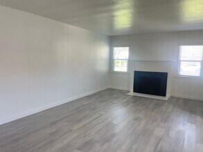 4594 Gardena Dr in Riverside, CA - Building Photo - Building Photo