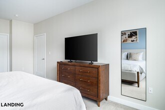 100 Lexington St, Unit 5210 in Windsor, CT - Foto de edificio - Building Photo