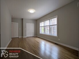 3523 N Broadway St, Unit #1W in Chicago, IL - Building Photo
