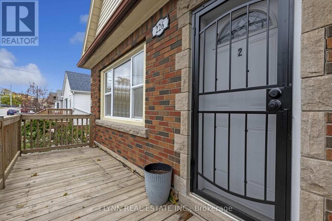 226-226 Westchester Crescent in St Catharines, ON - Building Photo - Building Photo