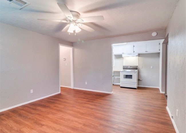 1445 Mallard Dr in Del City, OK - Building Photo - Building Photo