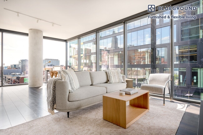 730 W Couch Pl