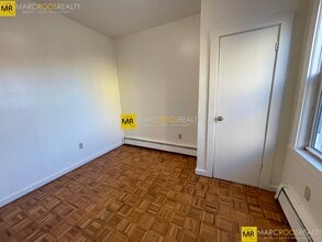 1576 Tremont St, Unit 2 in Boston, MA - Foto de edificio - Building Photo