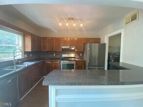 7500 Roswell Rd-Unit -4 in Sandy Springs, GA - Building Photo - Building Photo