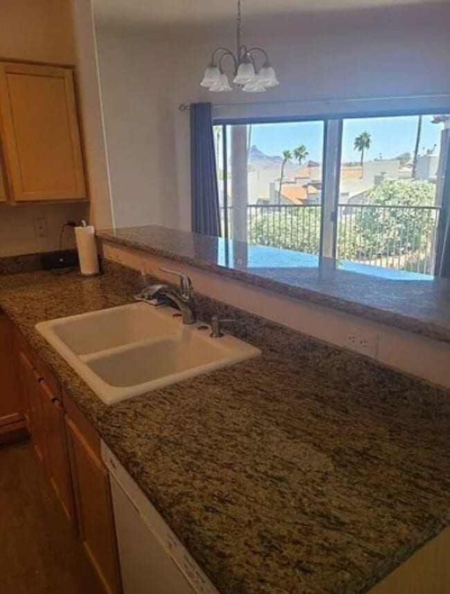 16616 E Gunsight Dr in Fountain Hills, AZ - Foto de edificio - Building Photo