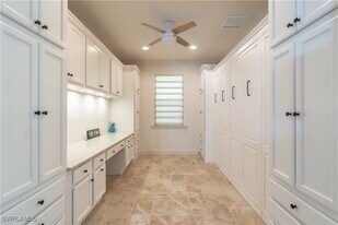 9332 Fieldstone Ln in Naples, FL - Building Photo