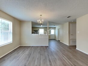 4217 Meadowknoll Dr in Fort Worth, TX - Building Photo - Building Photo