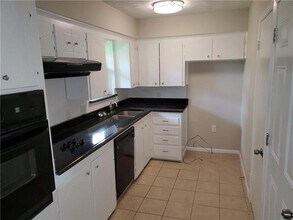 2728 Oates Dr in Dallas, TX - Building Photo - Building Photo