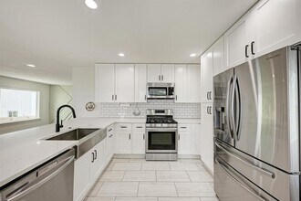 1703 Hillcrest Ln in Austin, TX - Building Photo - Building Photo
