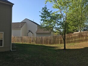 2808 Cougar Hill Ct in Charlotte, NC - Foto de edificio - Building Photo