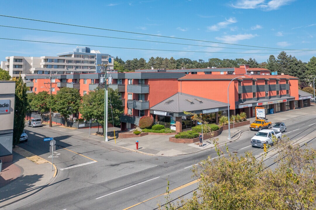 Westcoast Gardens in Victoria, BC - Building Photo