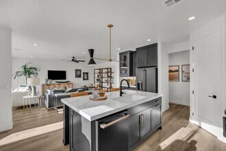 1418 Hayrocks Dr in Saint George, UT - Building Photo - Building Photo