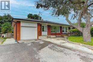 40 Sherwood Forest Dr in Markham, ON - Building Photo