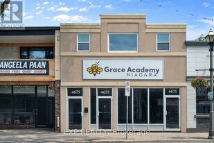 4675 Queen St in Niagara Falls, ON - Building Photo
