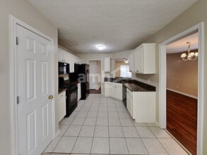 805 Chatham Park Dr in Lawrenceville, GA - Building Photo - Building Photo