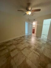 15560 SW 104th Ter, Unit 627 in Miami, FL - Foto de edificio - Building Photo