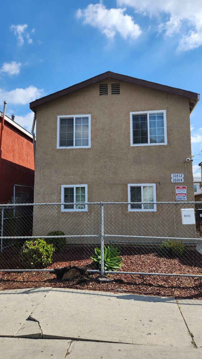 10314 S San Pedro St Rentals in Los Angeles, CA
