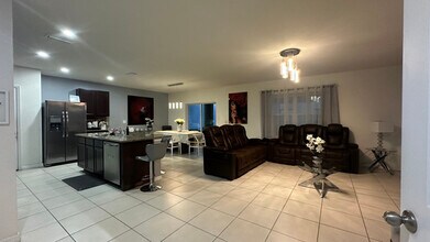 5916 Briar Rose Wy in Sarasota, FL - Building Photo - Building Photo