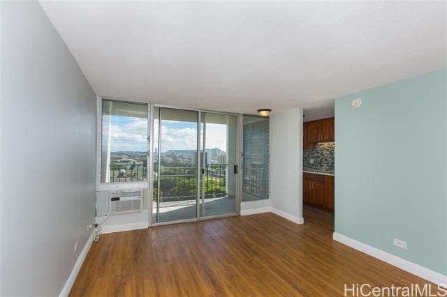 property at 1541 Dominis St