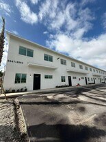 4965 Serafica Dr in Lake Worth Beach, FL - Building Photo