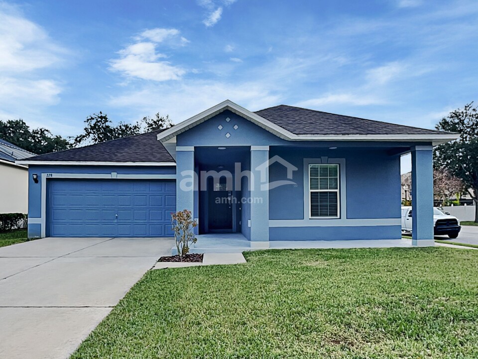 228 Tres Reyes Ln in Groveland, FL - Building Photo