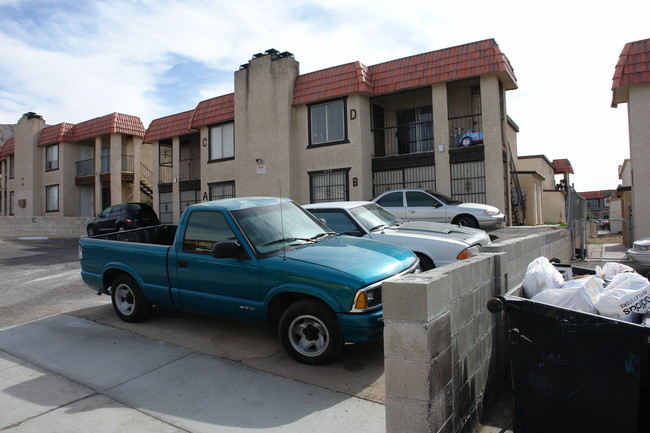 6935 Kepler Dr in Las Vegas, NV - Building Photo - Building Photo