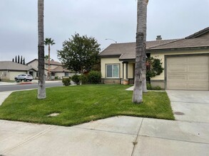 4637 Willowglen Way in Hemet, CA - Foto de edificio - Building Photo