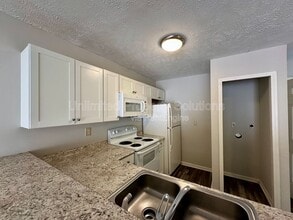 215 Sunn Aire Ct in Wilmington, NC - Building Photo - Building Photo