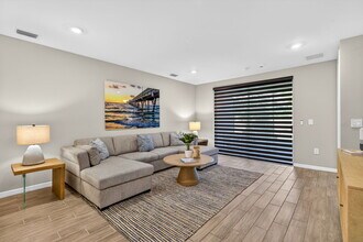 14567 Edgewater Cir in Naples, FL - Building Photo - Building Photo