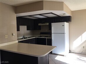1209 N Buffalo Dr in Las Vegas, NV - Building Photo - Building Photo