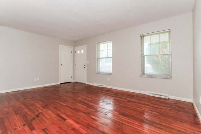 2597 Fulbourne Dr in Cincinnati, OH - Building Photo - Building Photo