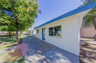 The Bungalow in Phoenix, AZ - Building Photo - Building Photo