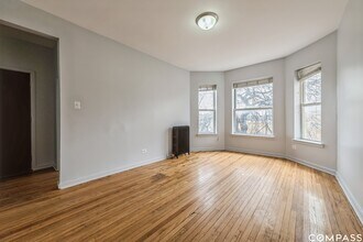 310 N Kedzie Ave in Chicago, IL - Building Photo - Building Photo