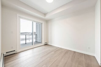 100 Banister Dr in Okotoks, AB - Building Photo - Building Photo