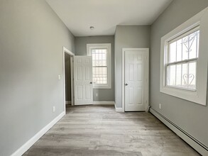 87 Dwight St, Unit 2 in Jersey City, NJ - Building Photo - Building Photo