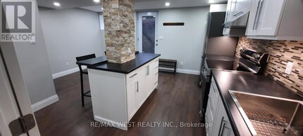 19 Elmbrook Crescent in Toronto, ON - Building Photo - Building Photo