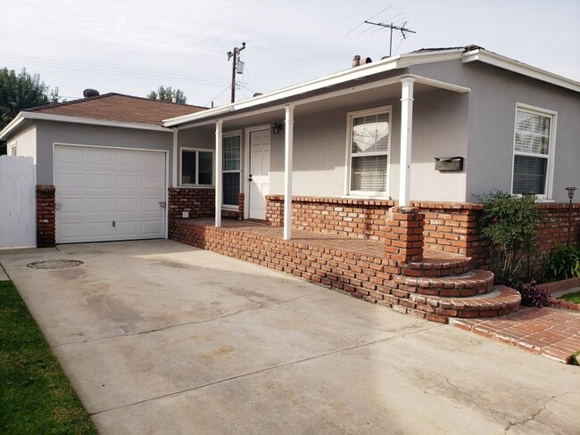 5723 Whitewood Ave in Lakewood, CA - Building Photo - Building Photo