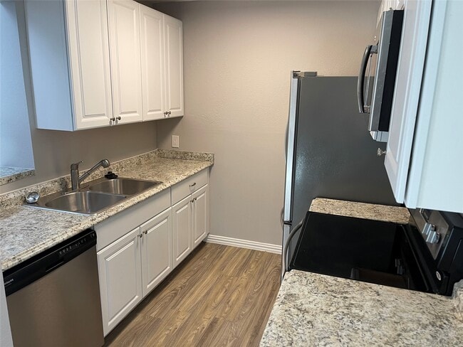 property at 1516 Bay Area Blvd