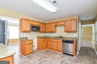 1000 Cliffside Run in Lithonia, GA - Building Photo - Building Photo