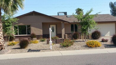 4444 E Sharon Dr in Phoenix, AZ - Foto de edificio - Building Photo