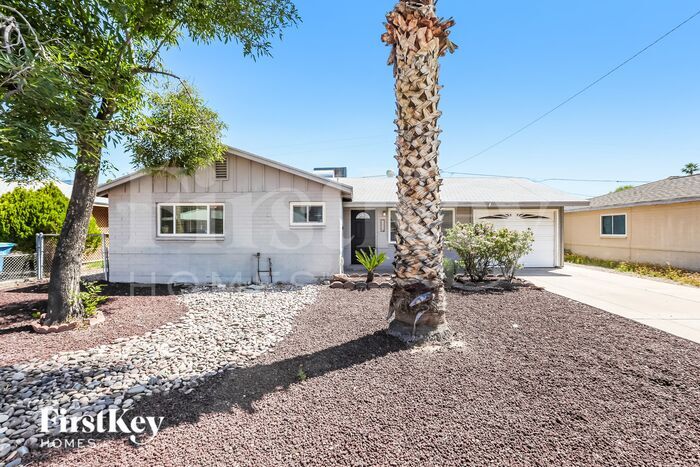 205 E Orchid Ln in Phoenix, AZ - Building Photo