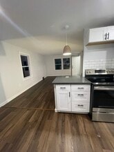 101 Montfort Dr, Unit 2 in Cheektowaga, NY - Foto de edificio - Building Photo