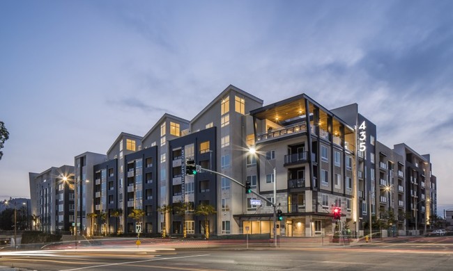 The Griffith in Glendale, CA - Foto de edificio - Building Photo